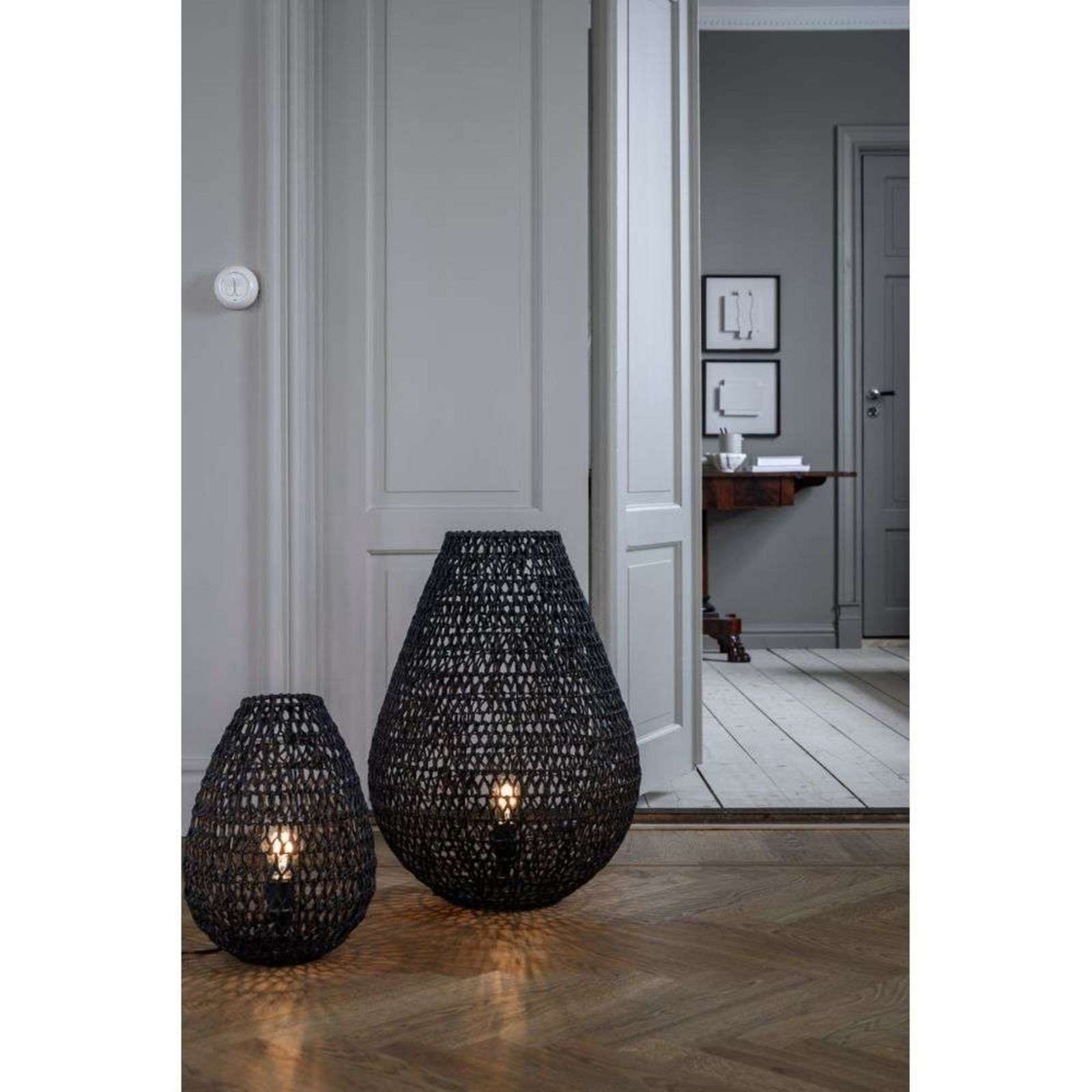 Alternativ bild 1 för Watt & Veke Buster bordslampa, svart
